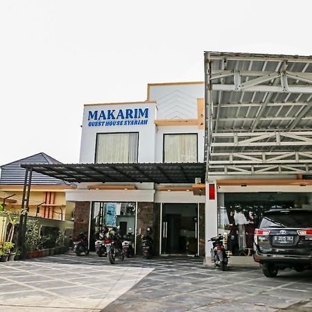 Oyo 90221 Makarim Guest House Syariah Пангкалан Бун Экстерьер фото