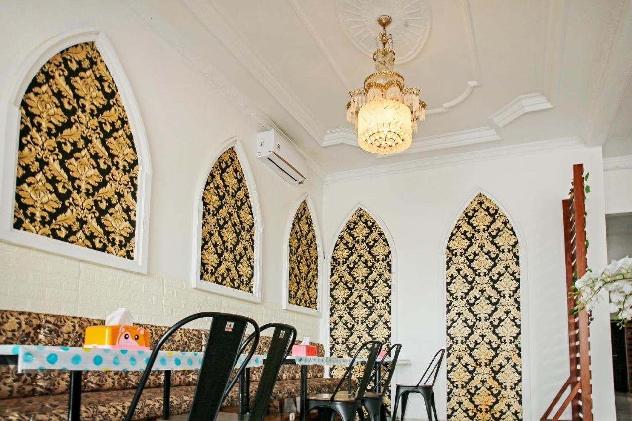 Oyo 90221 Makarim Guest House Syariah Пангкалан Бун Экстерьер фото