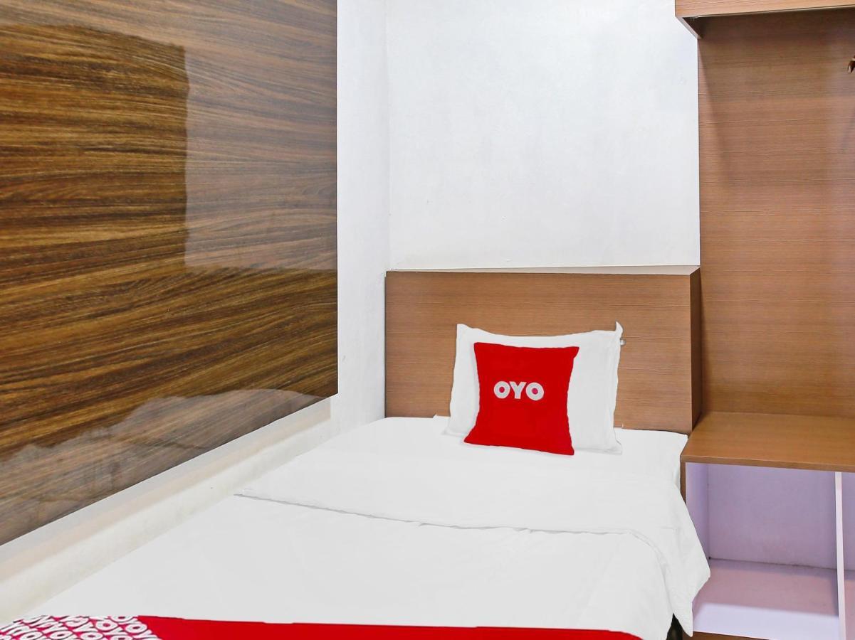 Oyo 90221 Makarim Guest House Syariah Пангкалан Бун Экстерьер фото
