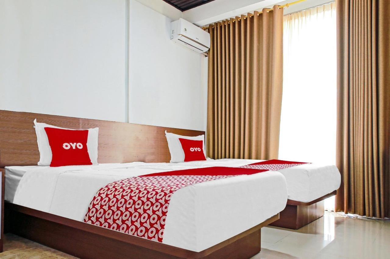 Oyo 90221 Makarim Guest House Syariah Пангкалан Бун Экстерьер фото